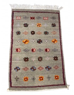 Tapis en laine gris à bordure bordeaux et motifs...
