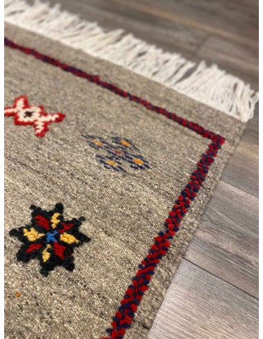 Tapis en laine gris à bordure bordeaux et...