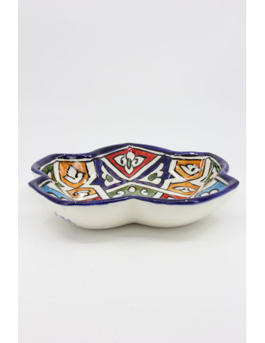 Leaf-shaped dessert plate, geometric pattern