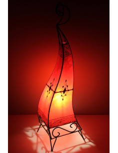 Lampe torsadée marocaine en cuir peint au henné, rouge,...