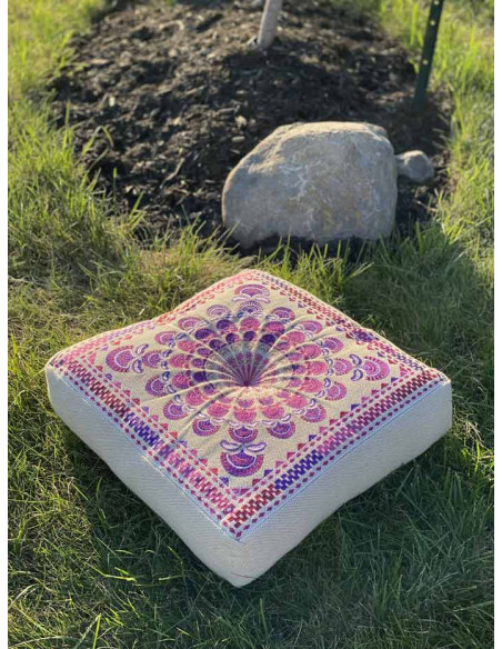 Square meditation cushion, model 2