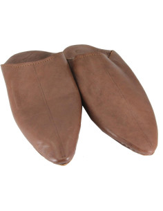 Women's Moroccan pointed babouche slippers, plain brown 2