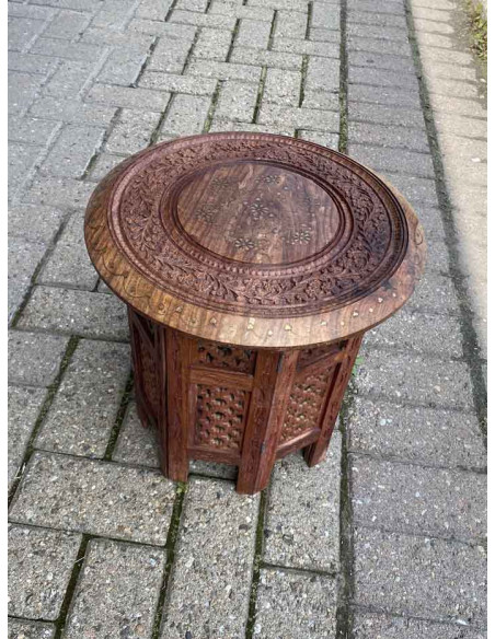 Table ronde en bois de sheesham sculpté, 15 po