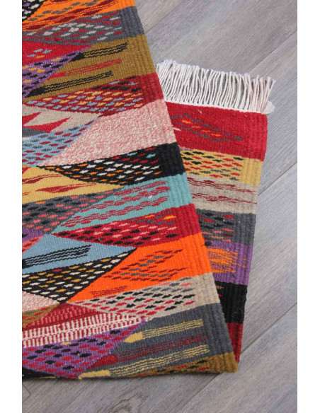 Tapis en laine à triangles multicolores, 28 x 40 po