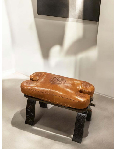 Wood and caramel leather bench