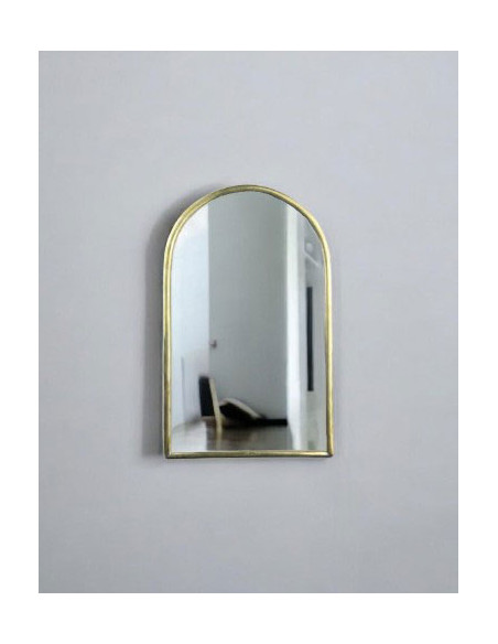 Miroir en forme de porte à cadre doré