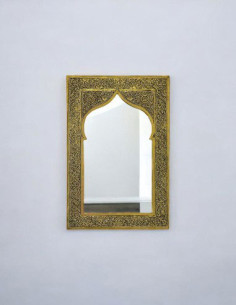 Miroir marocain à arche, cadre en laiton doré ciselé 2