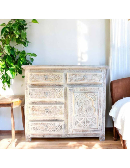Buffet with 1 door, 2 shelves, and 5 drawers