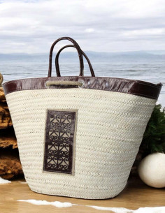 Grand panier en osier à motif en cuir marron