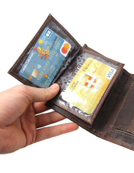 Unisex brown leather wallet