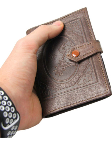Unisex brown leather wallet