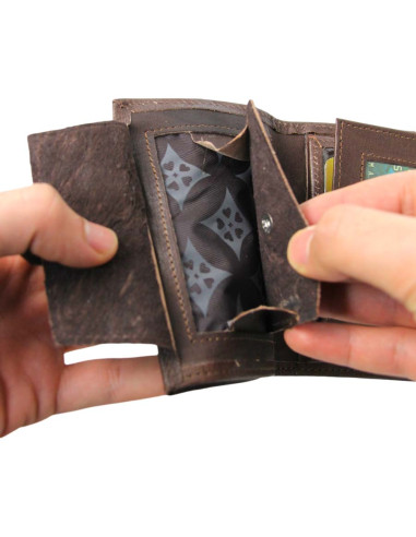 Unisex brown leather wallet