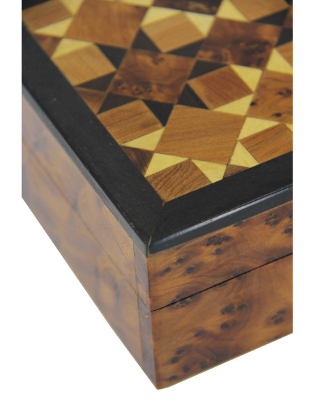 Boîte en bois de thuya à marqueterie en damier