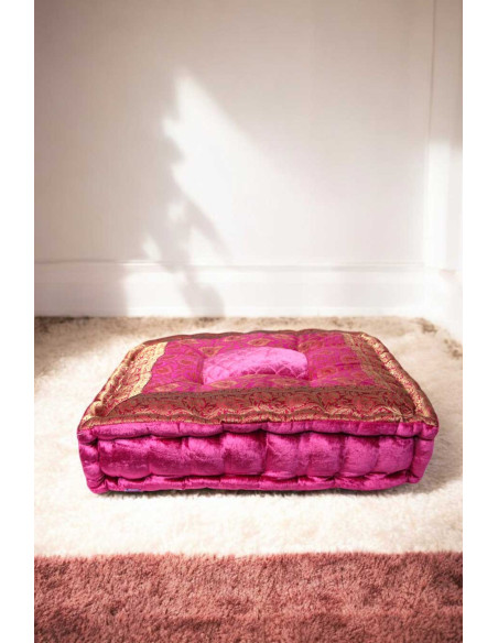 Coussin de sol brocart fuchsia, 18 x 18 po