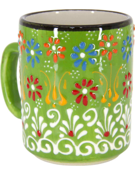 Tasse turque verte à fleurs en relief