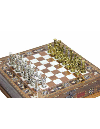 Jeu d'échecs en coffret marqueté, pièces...