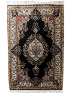 Tapis turc noir à médaillon fleuri, 26 x 45 po