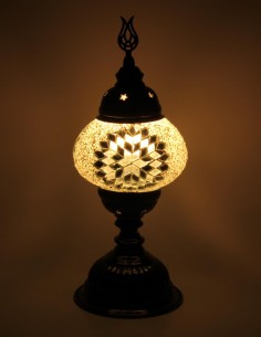 Lampe turque en mosaïque blanche à étoile sur fond crème,... 2