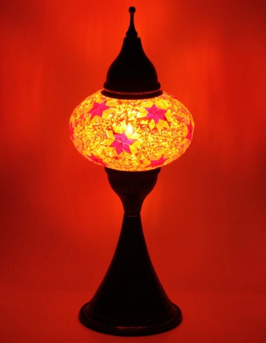 Lampe turque en mosaïque à étoiles rouges sur...