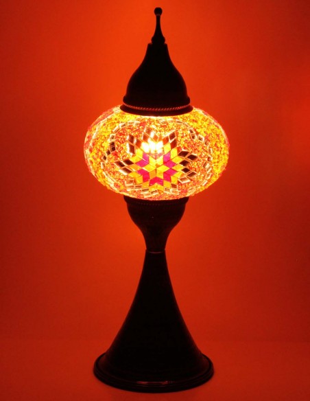 Lampe turque en mosaïque à étoile rouge foncé sur fond orange, 17 po