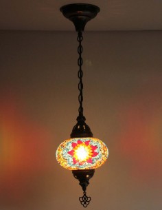 Suspension turque en mosaïque à étoile rouge sur fond...