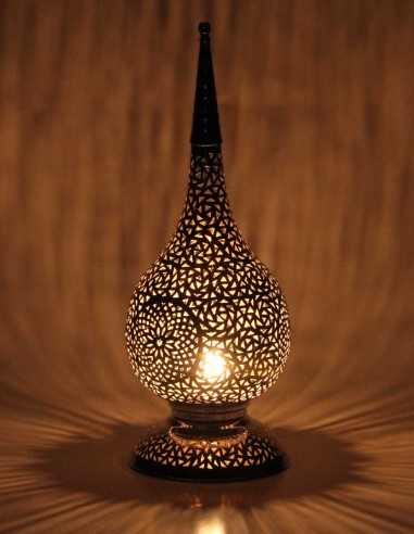 Lampe marocaine ajourée argentée...