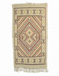Tapis mergoum en laine beige à médaillon losange, 21 x 41 po