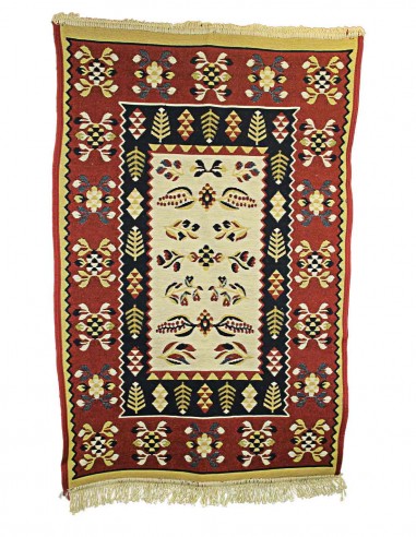 Tapis égyptien rouge à cadre noir et motifs...